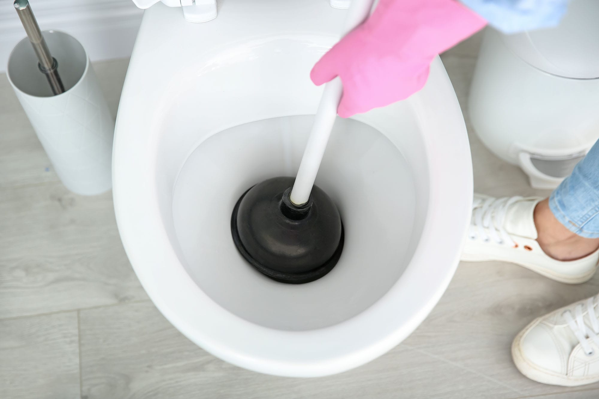 How To Use Toilet Plunger